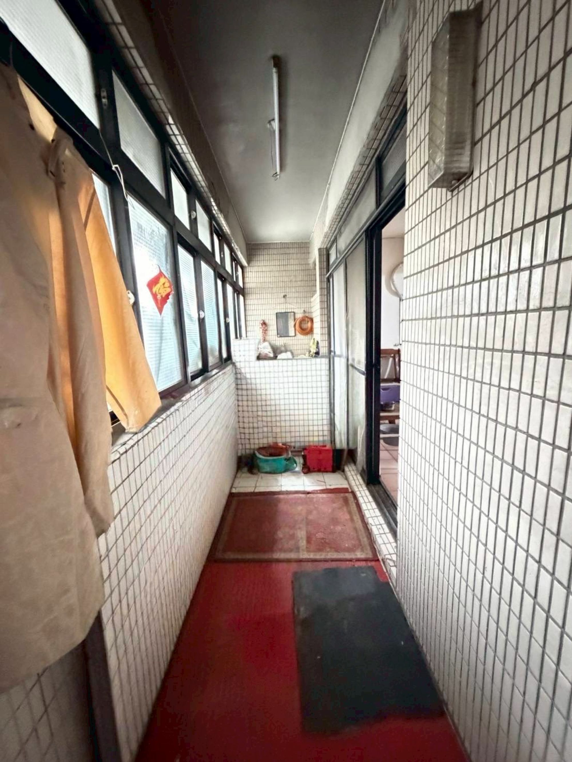 專任 三重力行市場旁 稀有室內40坪公寓
