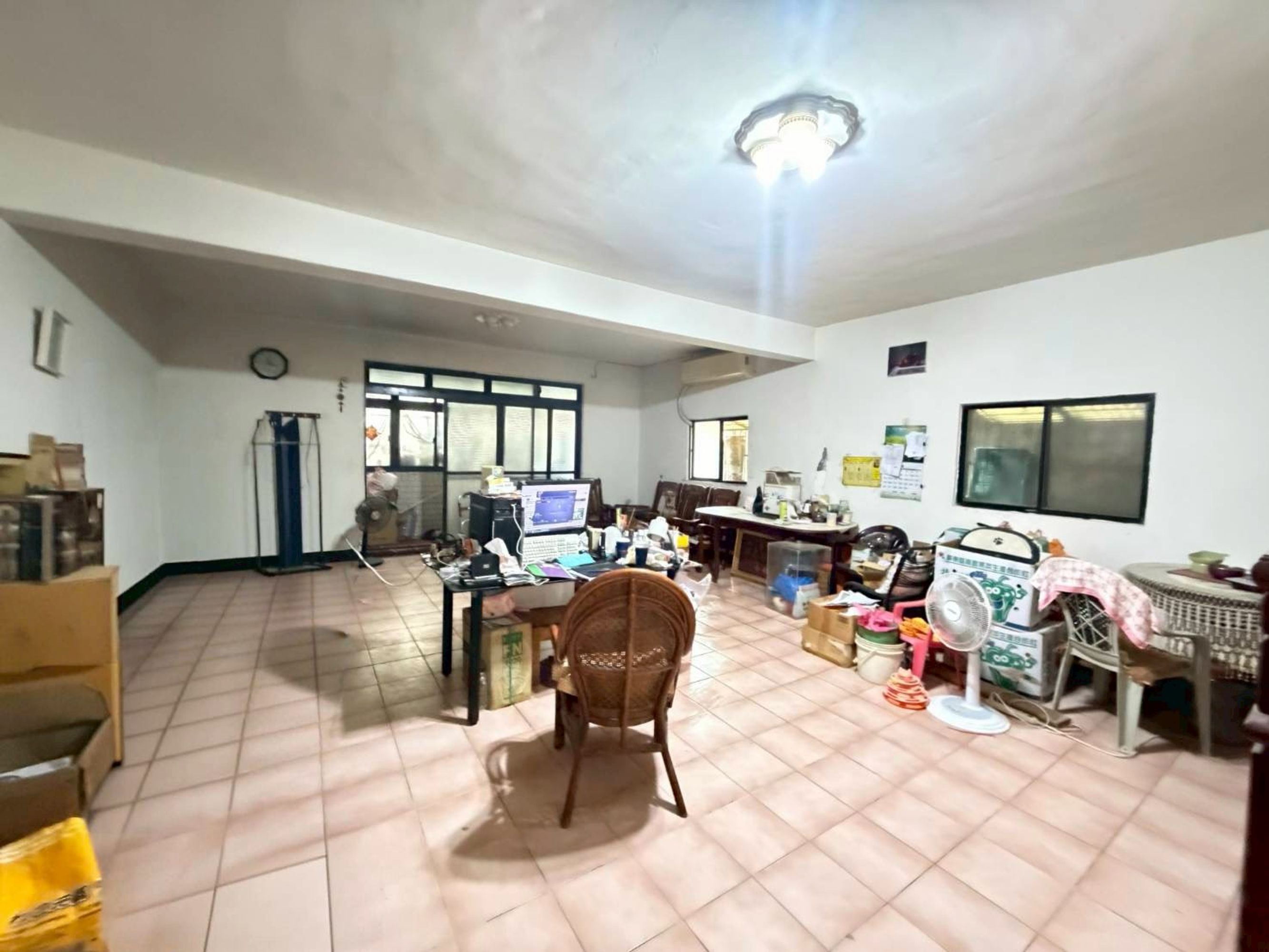 專任 三重力行市場旁 稀有室內40坪公寓 - 圖片 9